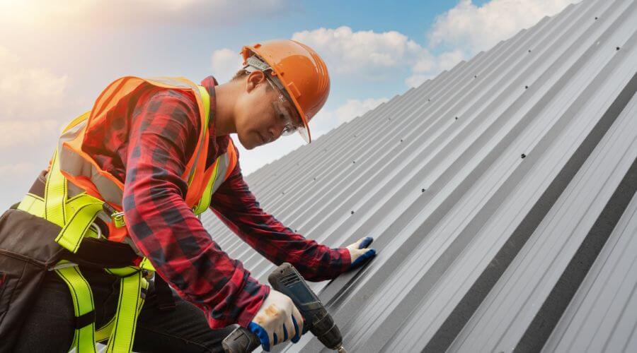 Professional gutter cleaning in Crescent Mills, CA